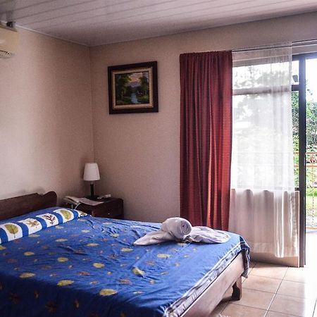La Fortuna Hotel La Choza Inn מראה חיצוני תמונה
