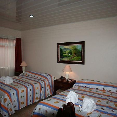 La Fortuna Hotel La Choza Inn מראה חיצוני תמונה