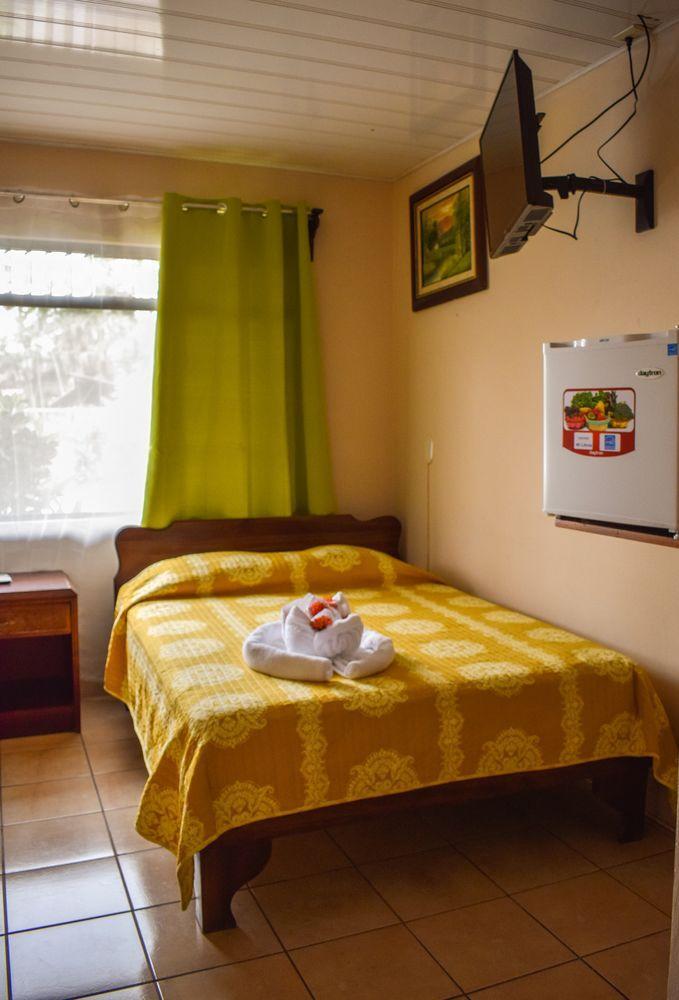 La Fortuna Hotel La Choza Inn מראה חיצוני תמונה