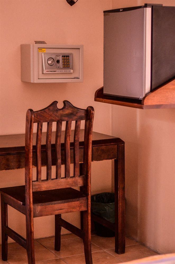 La Fortuna Hotel La Choza Inn מראה חיצוני תמונה